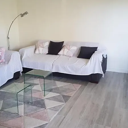 Nice 52 M With Terrace At 4mn From The Beach Apartment *
